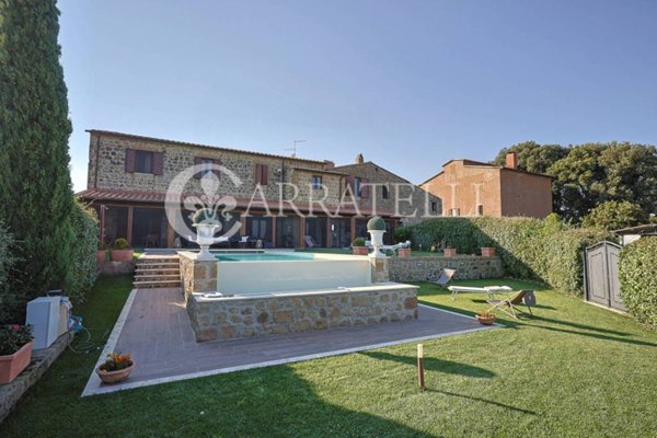 casa indipendente in vendita a Pitigliano