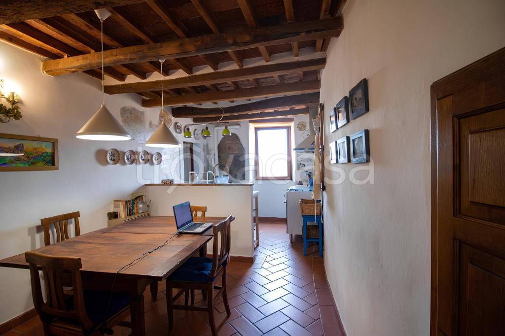 casa indipendente in vendita a Pitigliano