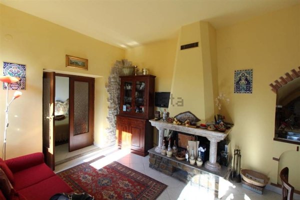 casa indipendente in vendita a Pitigliano