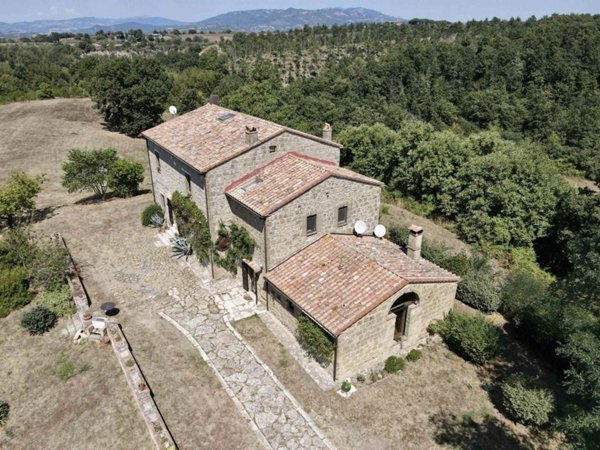 casa indipendente in vendita a Pitigliano