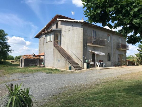 casa indipendente in vendita a Pitigliano