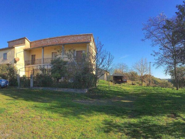 casa indipendente in vendita a Pitigliano