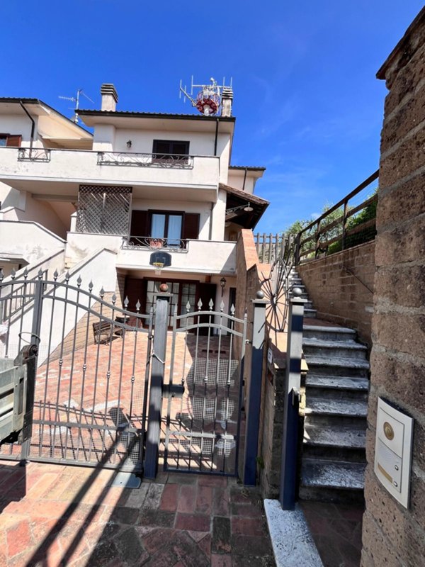 casa indipendente in vendita a Pitigliano