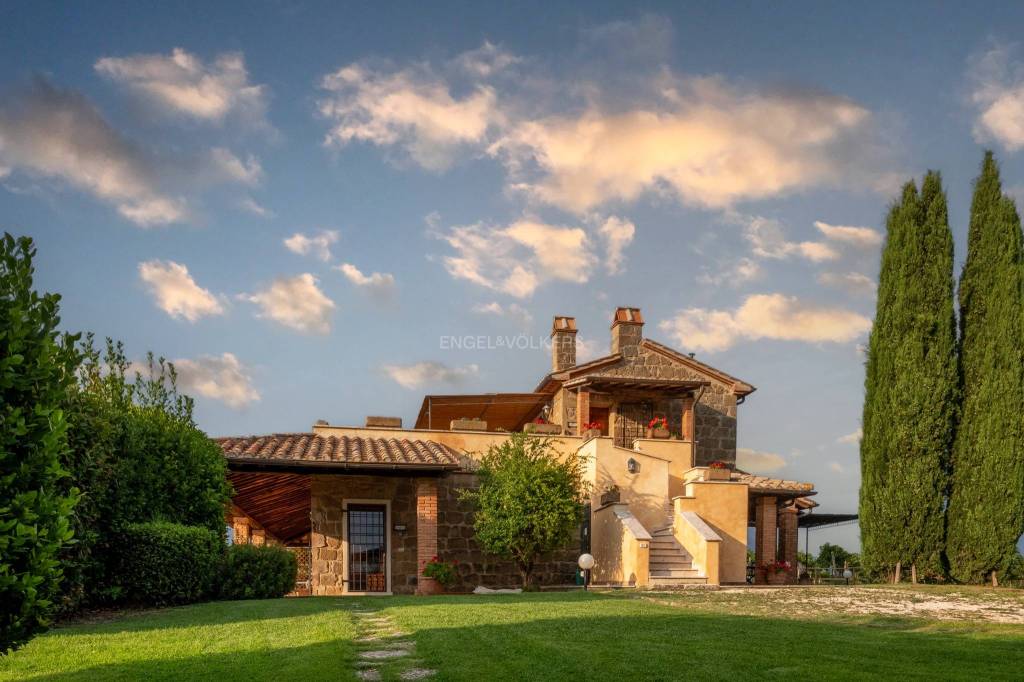 casa indipendente in vendita a Pitigliano