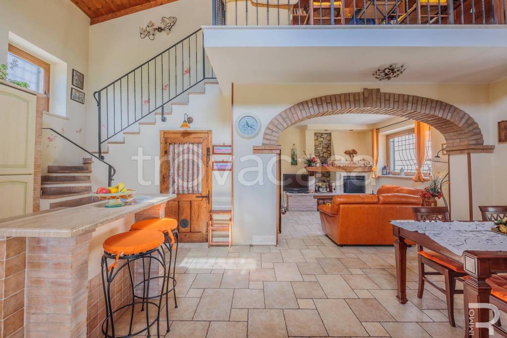 casa indipendente in vendita a Pitigliano
