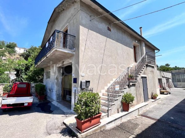 casa indipendente in vendita a Pitigliano