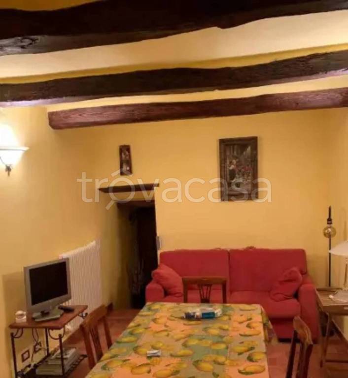 casa indipendente in vendita a Pitigliano