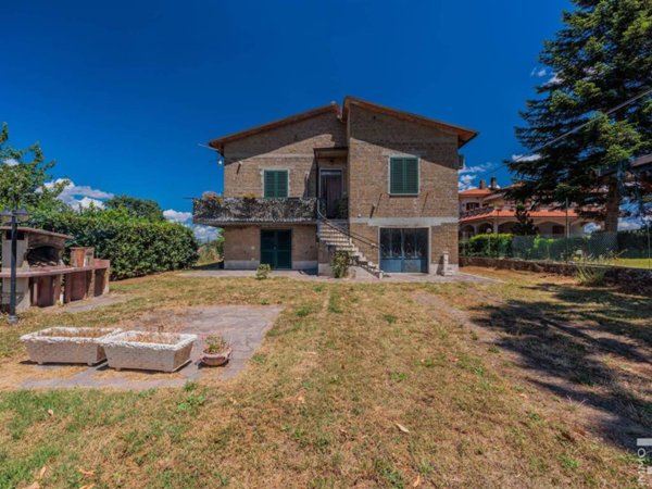 casa indipendente in vendita a Pitigliano