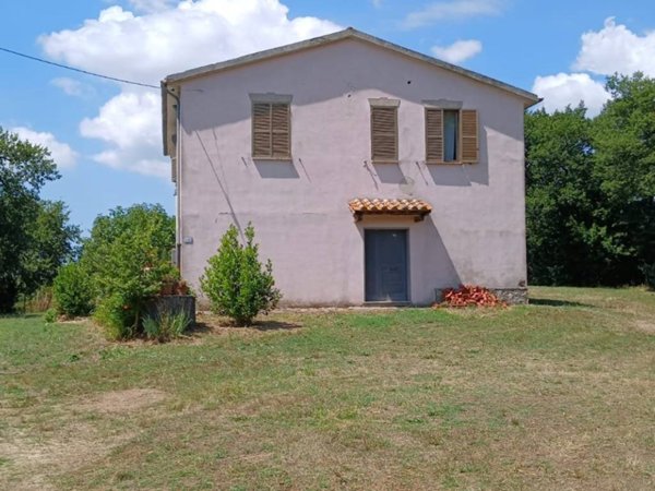 casa indipendente in vendita a Pitigliano