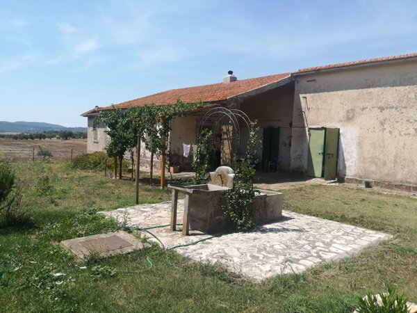 casa indipendente in vendita a Pitigliano