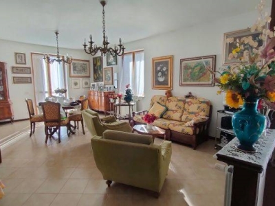 casa indipendente in vendita a Pitigliano