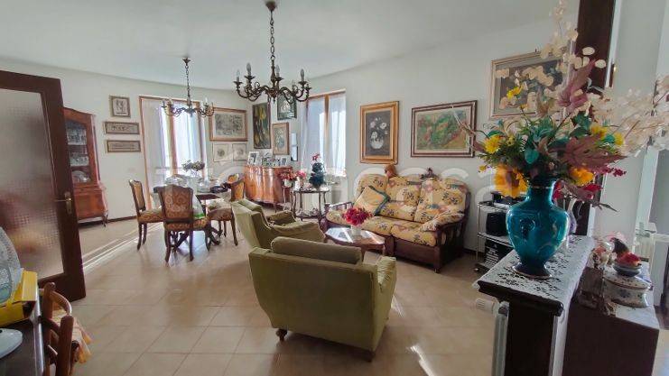 casa indipendente in vendita a Pitigliano