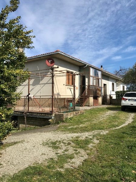 casa indipendente in vendita a Pitigliano in zona Il Casone
