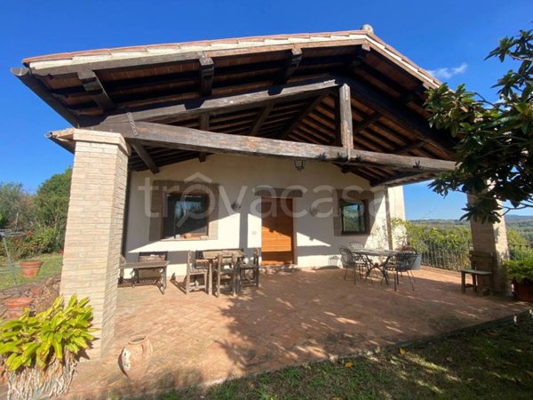 casa indipendente in vendita a Pitigliano