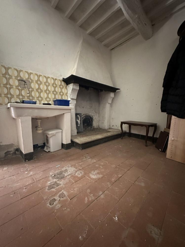 locale di sgombero in vendita a Pitigliano