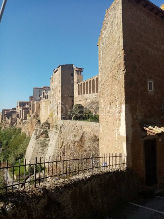 casa indipendente in vendita a Pitigliano