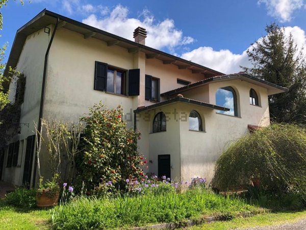 casa indipendente in vendita a Pitigliano in zona Il Casone