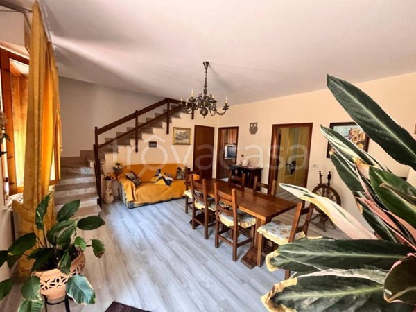 casa indipendente in vendita a Pitigliano