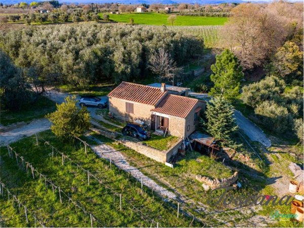 casa indipendente in vendita a Pitigliano in zona Pian di Morrano