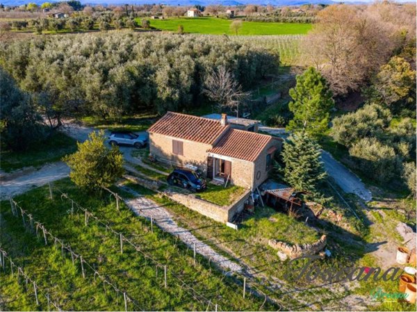 casa indipendente in vendita a Pitigliano in zona Pian di Morrano