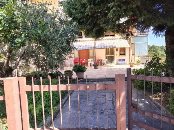 appartamento in vendita a Pitigliano in zona Il Casone