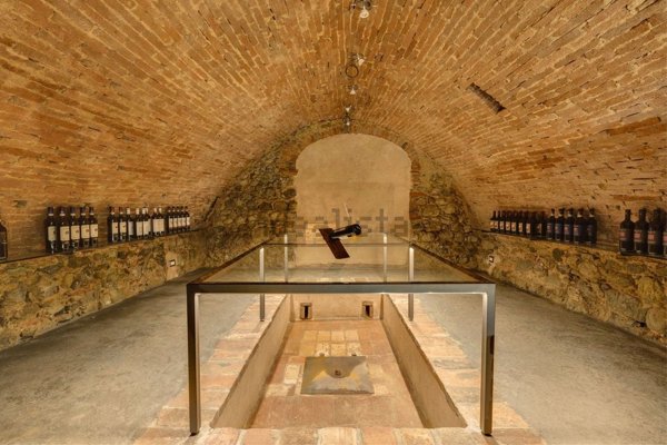 negozio in vendita a Roccalbegna in zona Cana