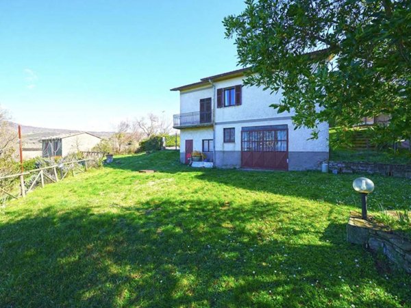 casa indipendente in vendita a Roccalbegna in zona Santa Caterina