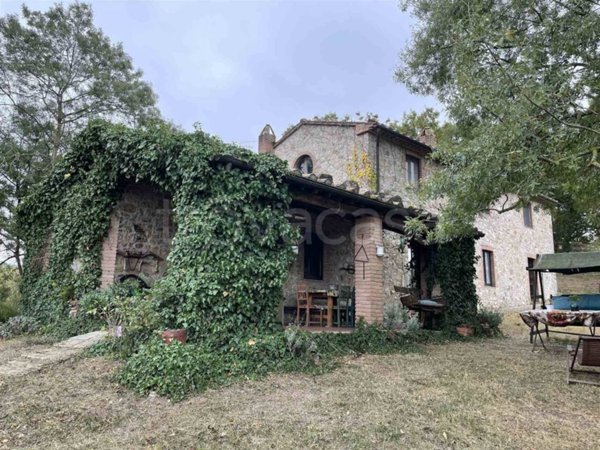 ufficio in vendita a Roccalbegna in zona Santa Caterina