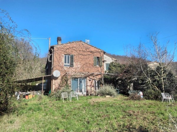 casa indipendente in vendita a Roccastrada in zona Sassofortino