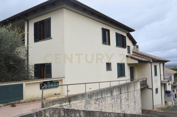 appartamento in vendita a Roccastrada in zona Sticciano