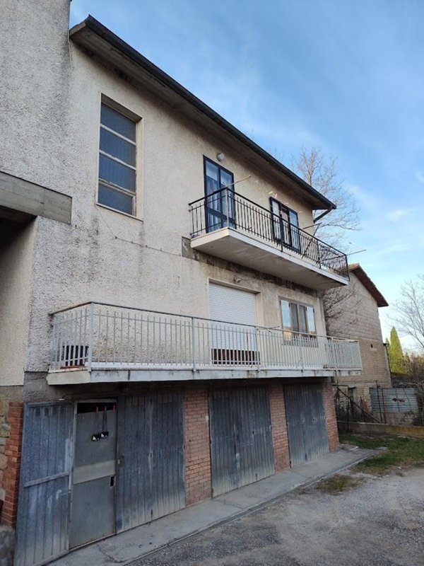 appartamento in vendita a Roccastrada in zona Sassofortino