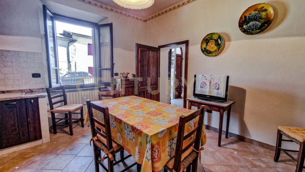 appartamento in vendita a Roccastrada in zona Sassofortino