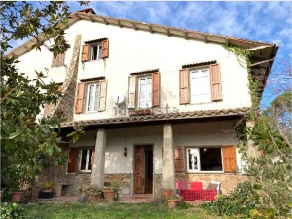casa indipendente in vendita a Roccastrada