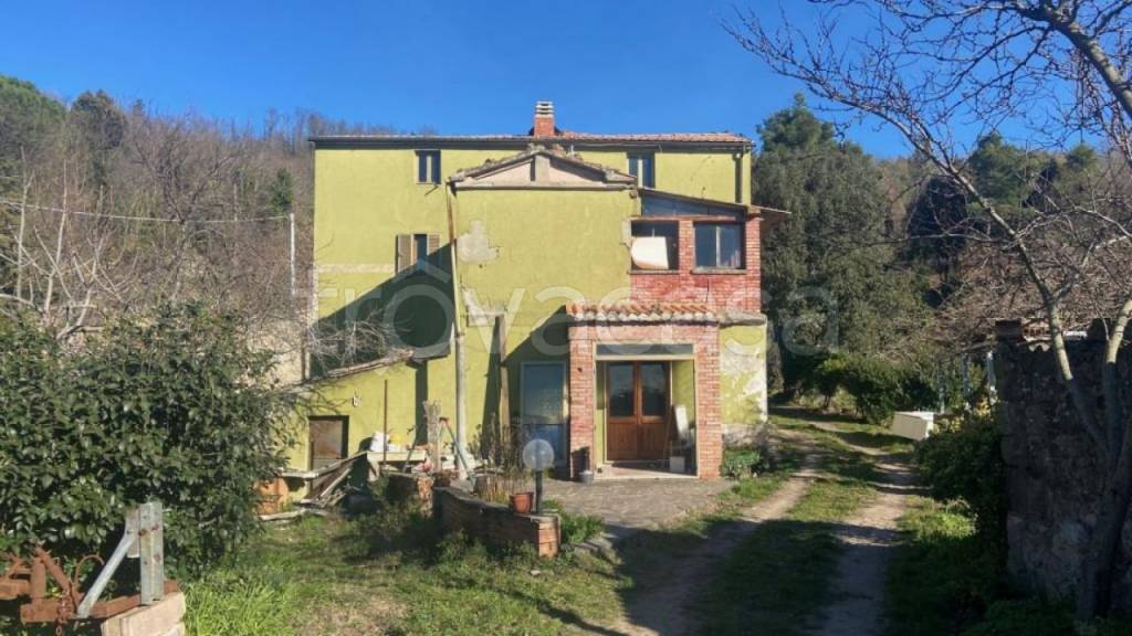 casale in vendita a Roccastrada in zona Roccatederighi