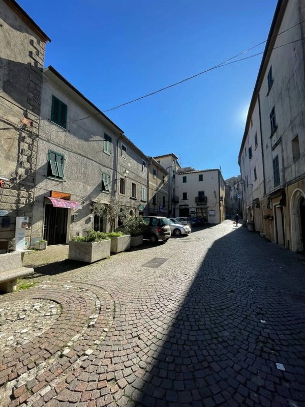 locale commerciale in vendita a Roccastrada