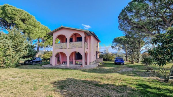 casa indipendente in vendita a Roccastrada in zona Montemassi