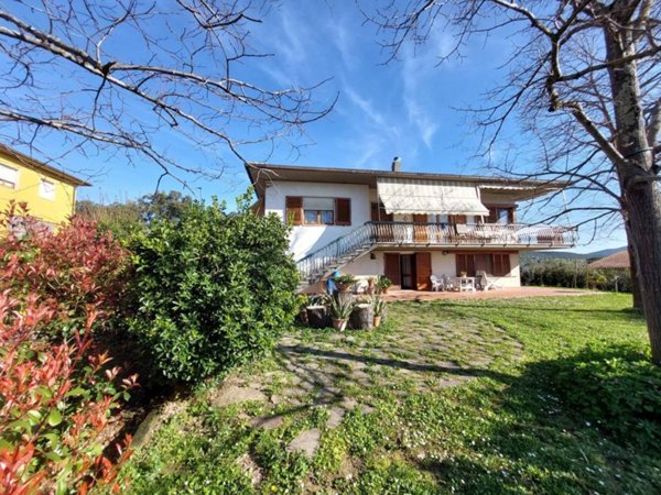 casa indipendente in vendita a Roccastrada in zona Sticciano