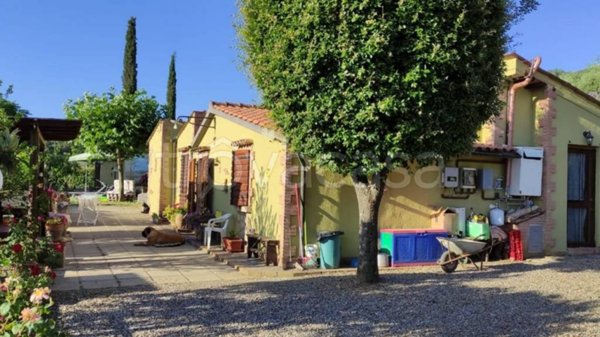 casa indipendente in vendita a Roccastrada