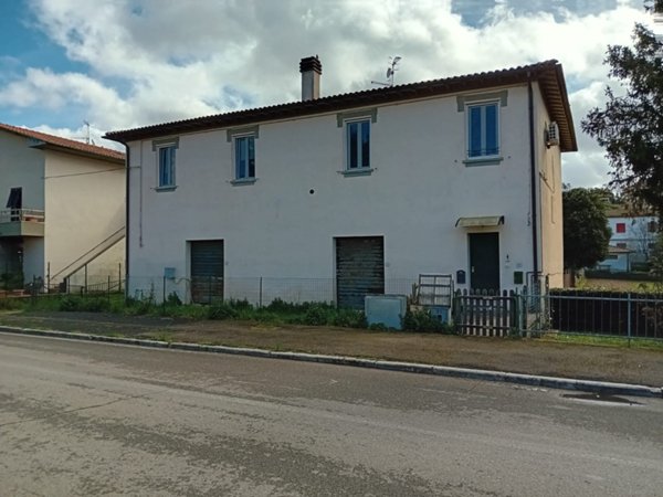 appartamento in vendita a Roccastrada in zona Sticciano