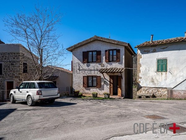 appartamento in vendita a Roccastrada in zona Sassofortino