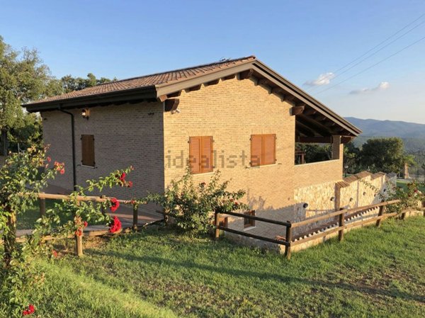casa indipendente in vendita a Roccastrada