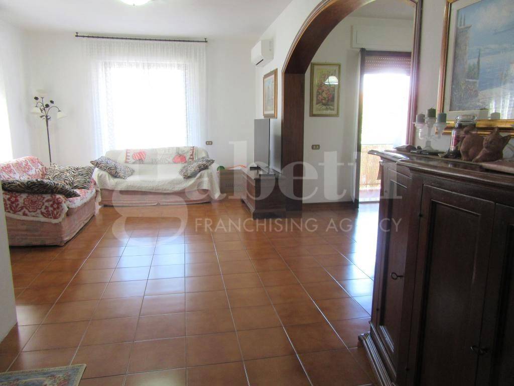 appartamento in vendita a Roccastrada in zona Ribolla