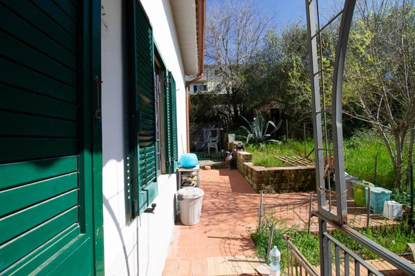 casa indipendente in vendita a Roccastrada in zona Sticciano