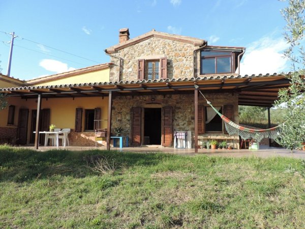 esavano in vendita a Roccastrada