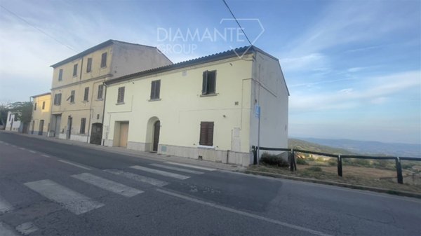 casa semindipendente in vendita a Roccastrada
