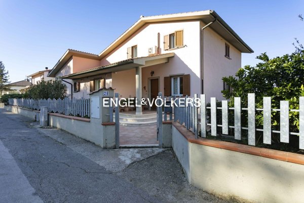 casa indipendente in vendita a Roccastrada in zona Sticciano