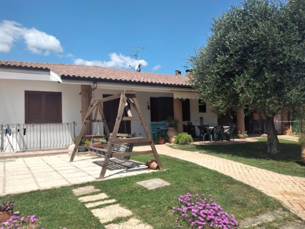 casa indipendente in vendita a Roccastrada