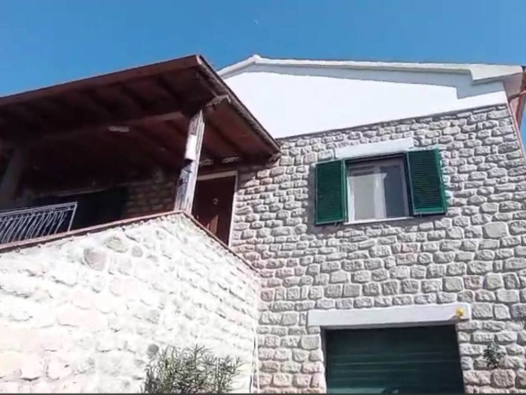 casa indipendente in vendita a Roccastrada in zona Sticciano
