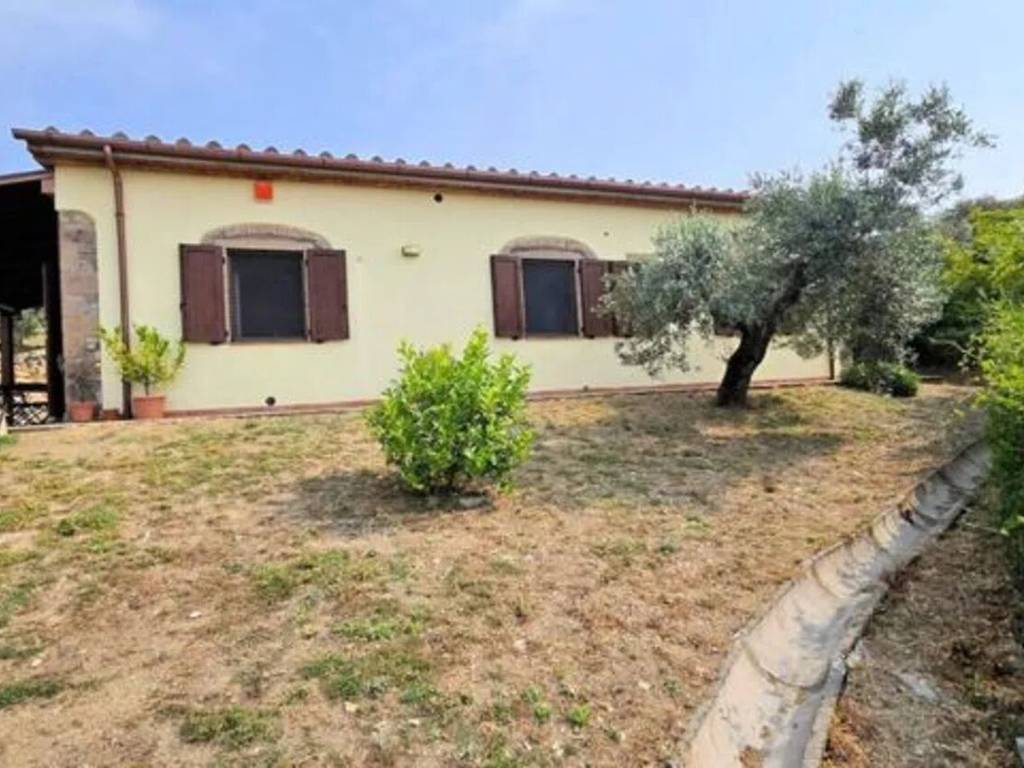 casa indipendente in vendita a Roccastrada in zona Montemassi