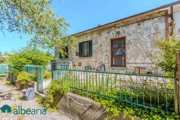 appartamento in vendita a Roccastrada in zona Ribolla